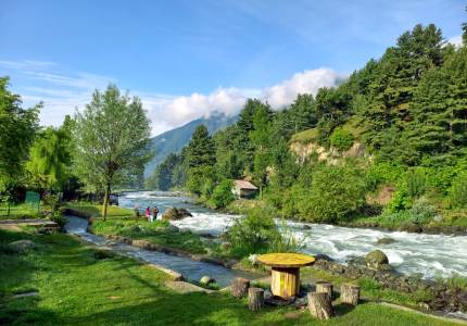 9 Day Kashmir Valley Tour from Chandigarh